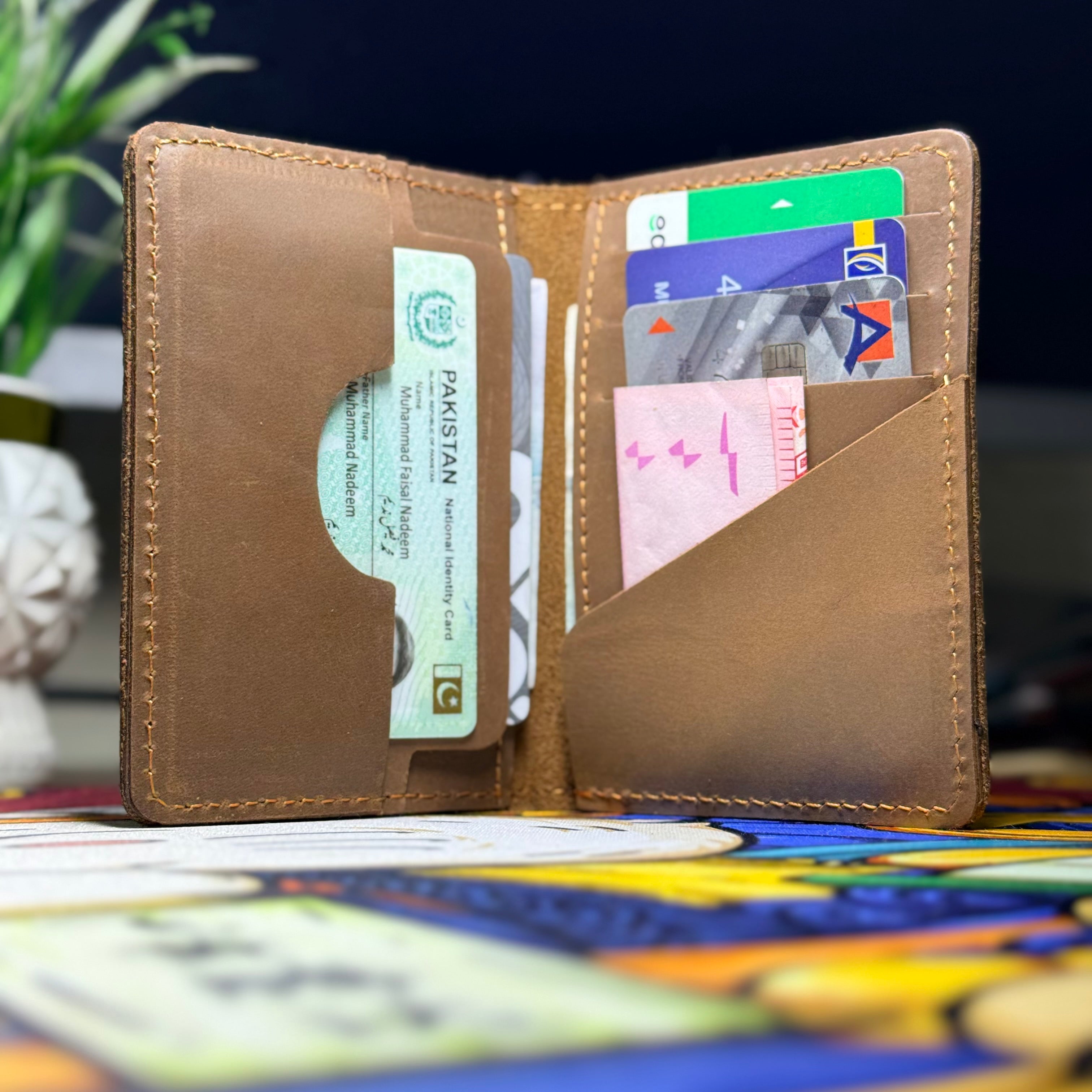 Urban Explorer Crazy Horse Leather Bifold Card Holder